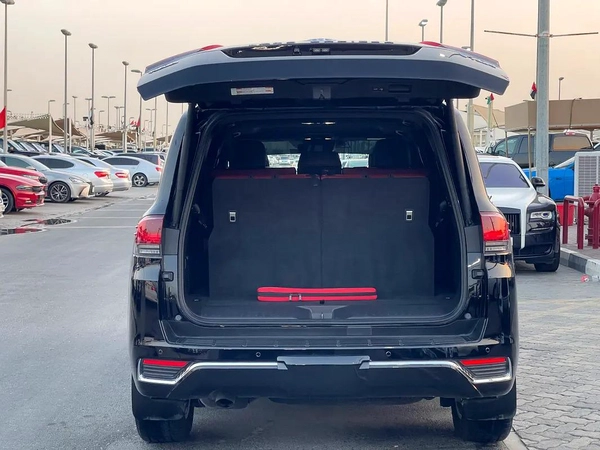 تويوتا لاند كلوزر VXR توين تيربو فل 2023 Toyota Land Cruiser VXR - GCC Specs - Pristine Condition