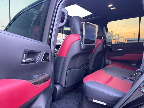 تويوتا لاند كلوزر VXR توين تيربو فل 2023 Toyota Land Cruiser VXR - GCC Specs - Pristine Condition