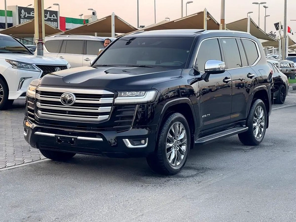 تويوتا لاند كلوزر VXR توين تيربو فل 2023 Toyota Land Cruiser VXR - GCC Specs - Pristine Condition
