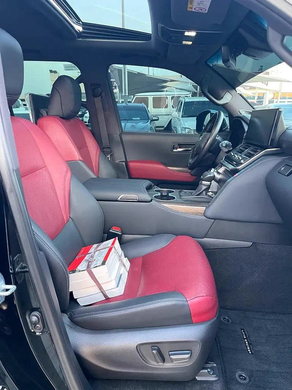 تويوتا لاند كلوزر VXR توين تيربو فل 2023 Toyota Land Cruiser VXR - GCC Specs - Pristine Condition