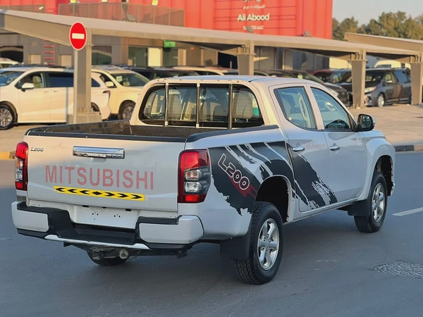 للبيع ميتسوبيشي L200 مواصفات خليجية
