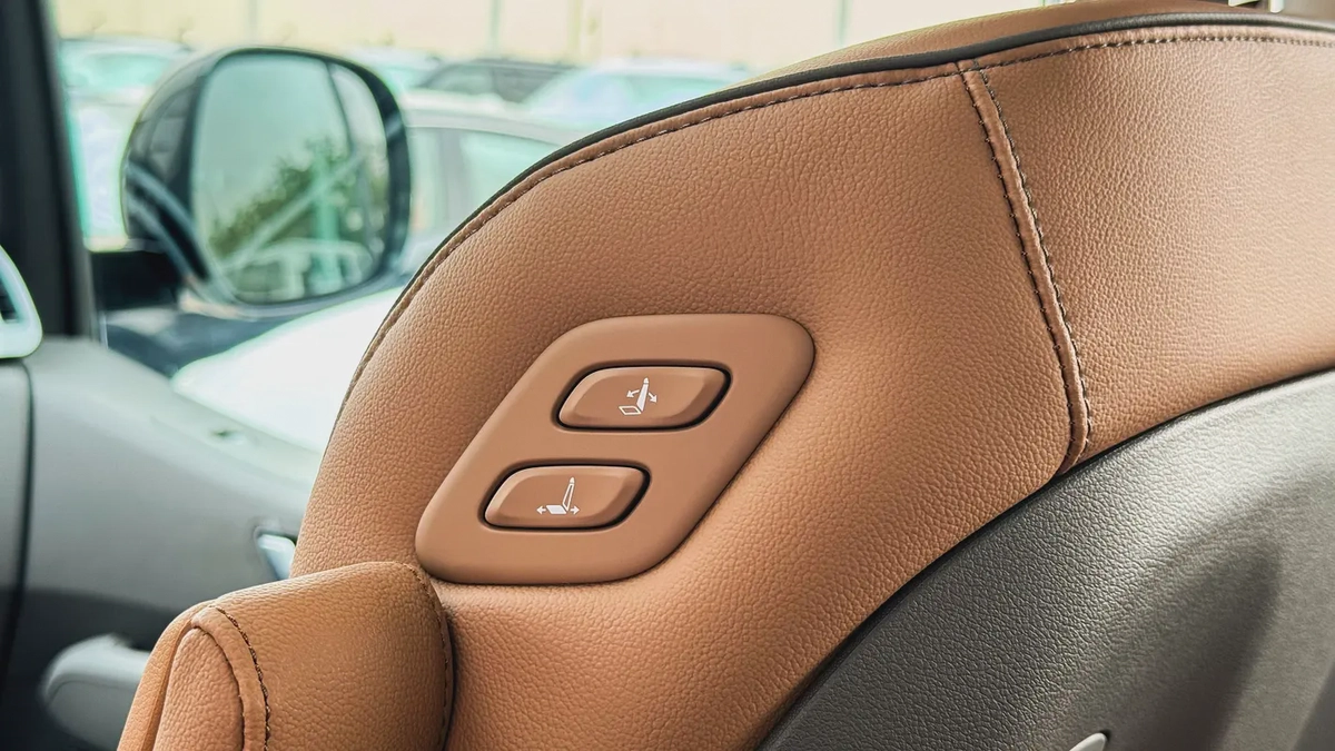 Hyundai Staria Premium 9 Seater 3.5L V6 GCC Brand New 2026-14-14