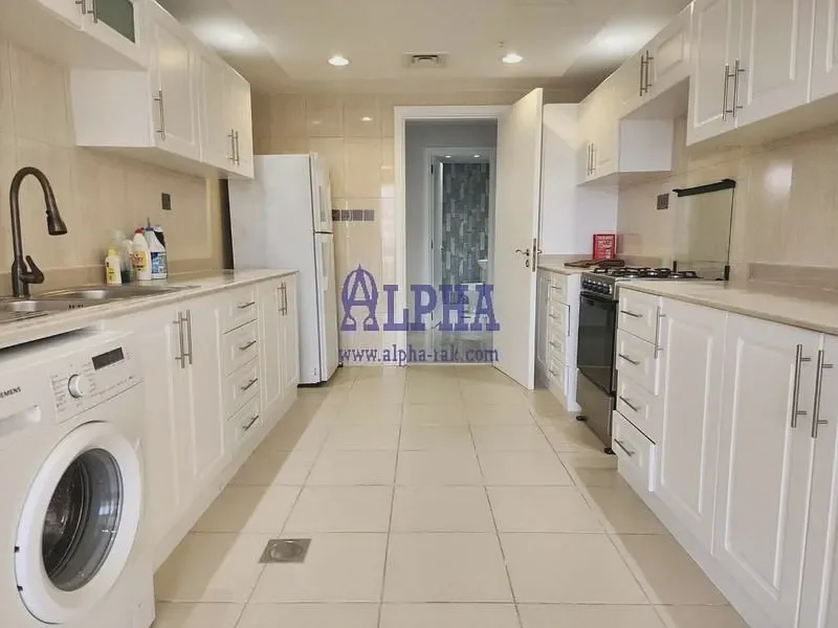 Large Charming 3BR+ Maid Room| Beautiful Views!-8-8