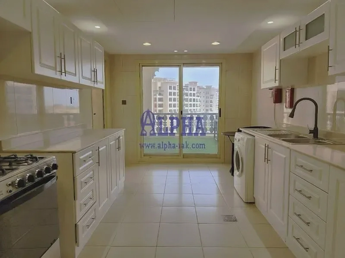 Large Charming 3BR+ Maid Room| Beautiful Views!-7-7