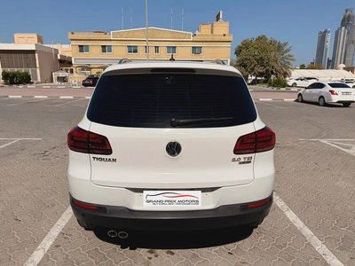 Volkswagen Tiguan 2.0 Tsi 4Motion 2016 Model GCC Specs With Partial Service History-7