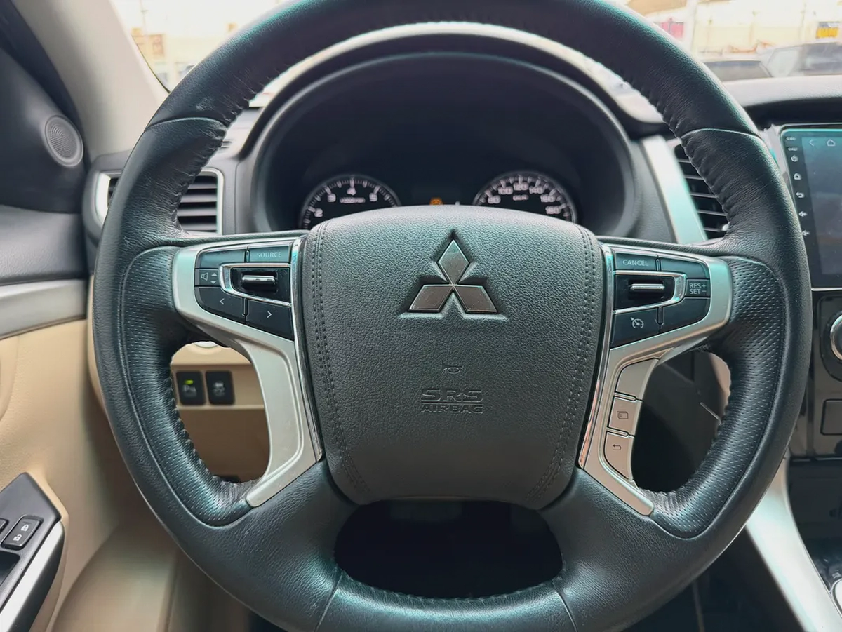 Mitsubishi Montero Sport -GLS -2WD -2017 -GCC Specs - FREE ACCIDENT-ORIGINAL PAINT—LOW MILAGE-10-10