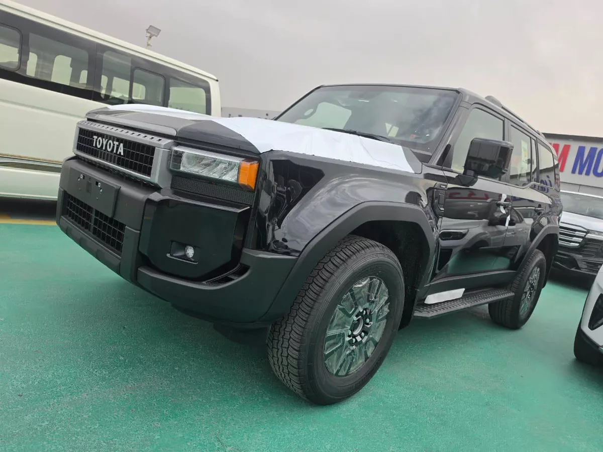 TOYOTA PRADO 2.4L PETROL 2026 – SUNROOF