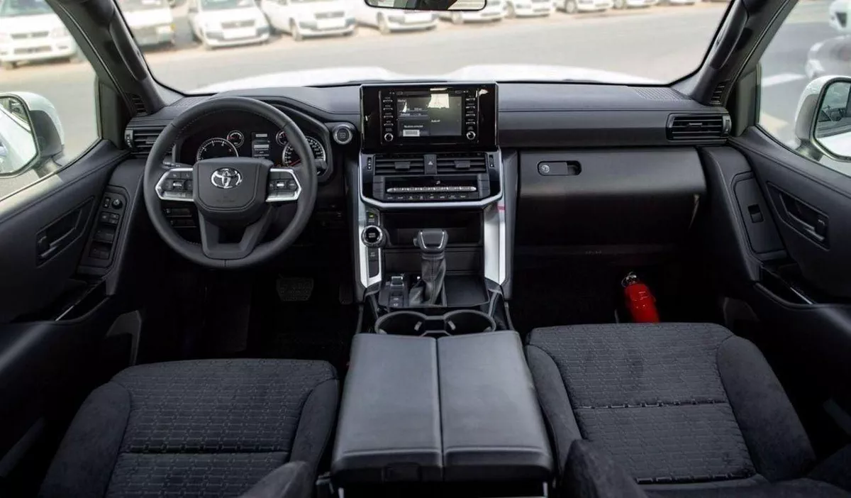 Toyota Land Cruiser GXR LC300 GXR 3.3D AT MY2024 – WHITE-10-0