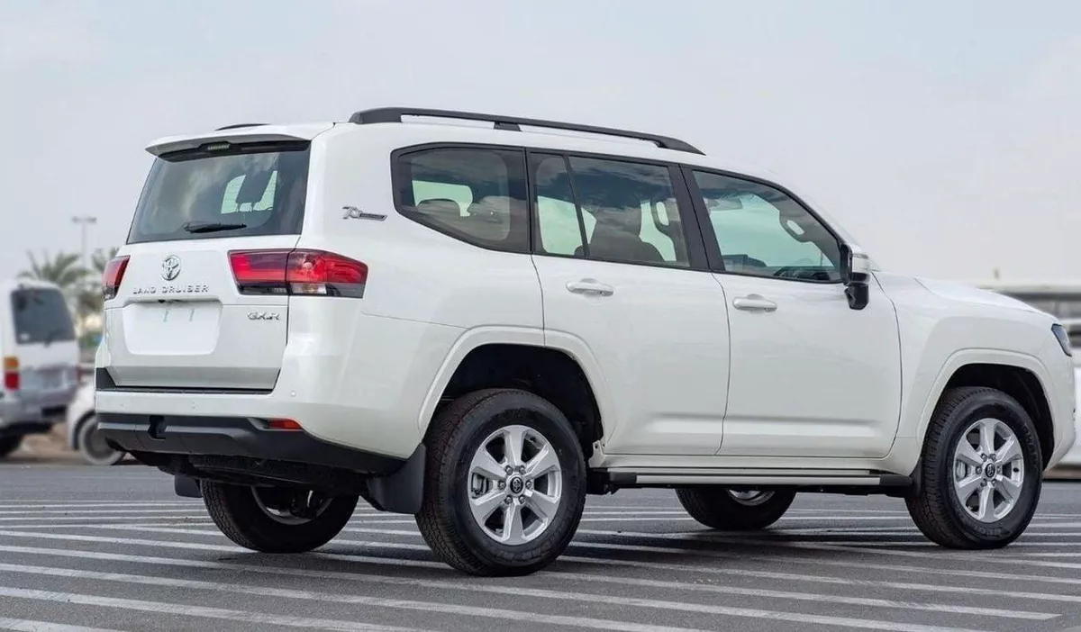 Toyota Land Cruiser GXR LC300 GXR 3.3D AT MY2024 – WHITE-3-0