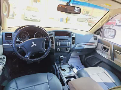 2015 Mitsubishi Pajero GLS Medium Line GCC Specs-10