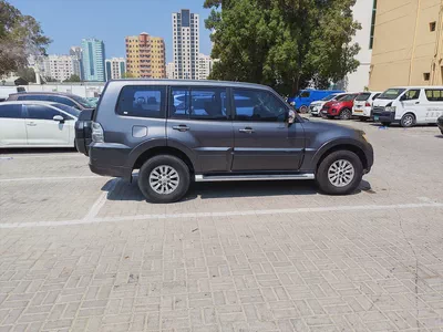 2015 Mitsubishi Pajero GLS Medium Line GCC Specs-8
