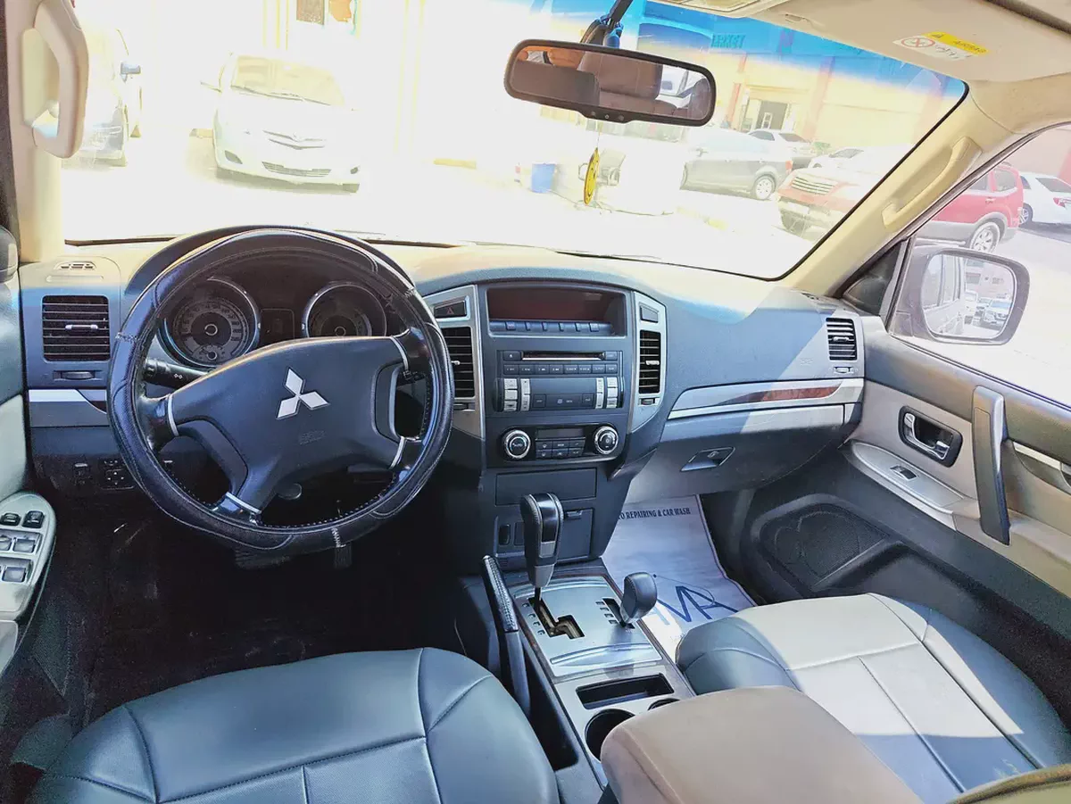 2015 Mitsubishi Pajero GLS Medium Line GCC Specs-10-10