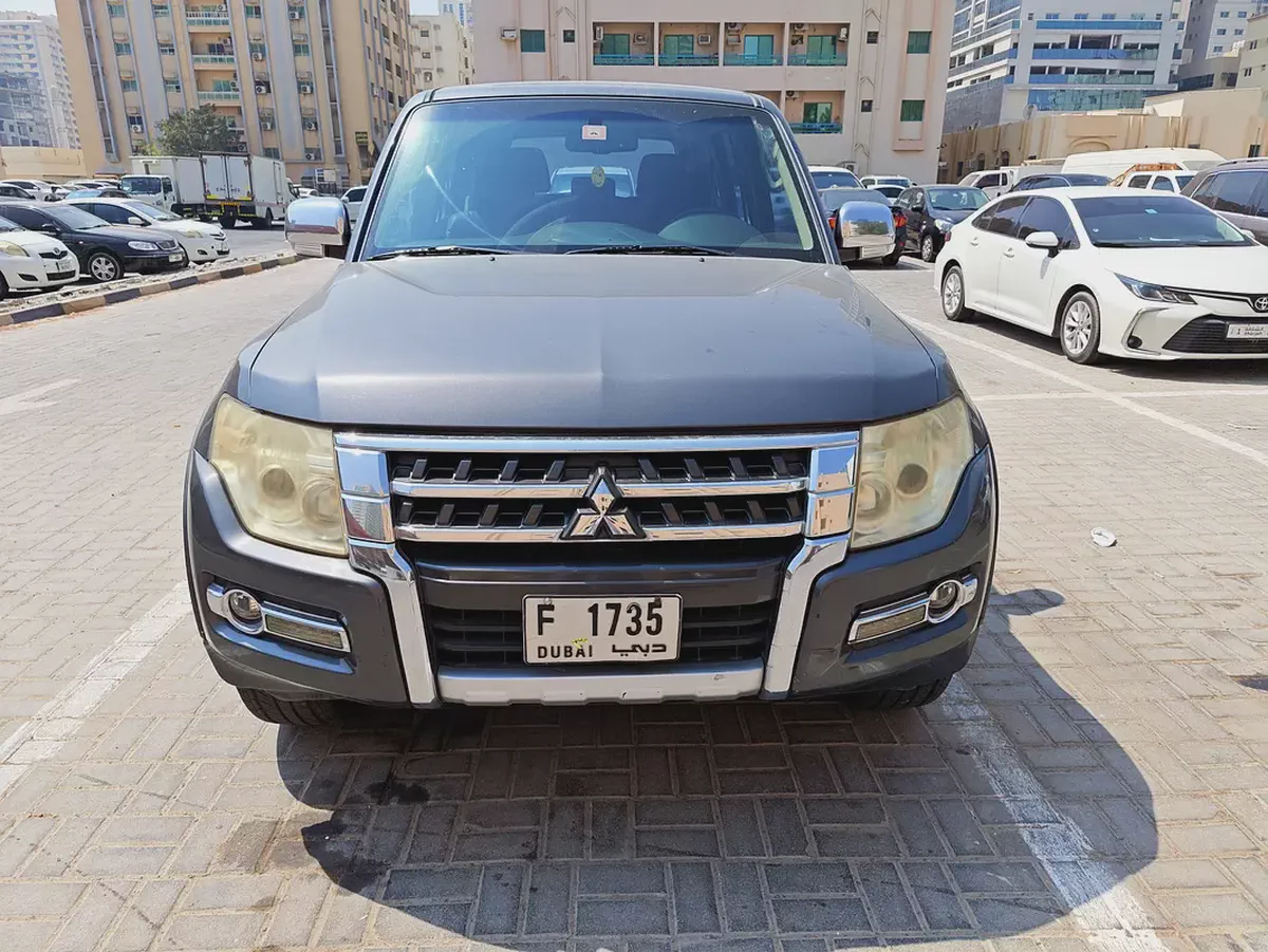 2015 Mitsubishi Pajero GLS Medium Line GCC Specs