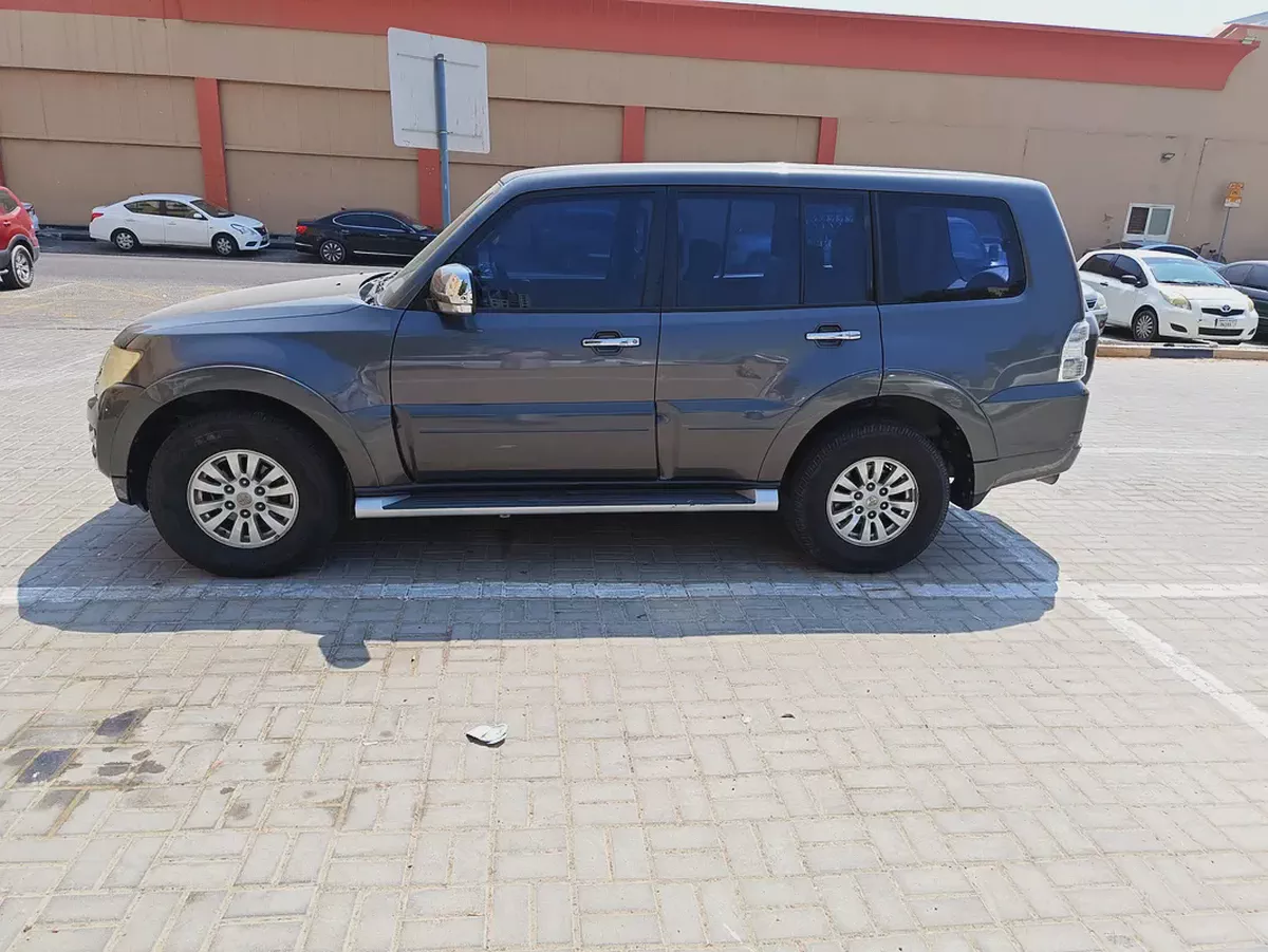 2015 Mitsubishi Pajero GLS Medium Line GCC Specs-3-3