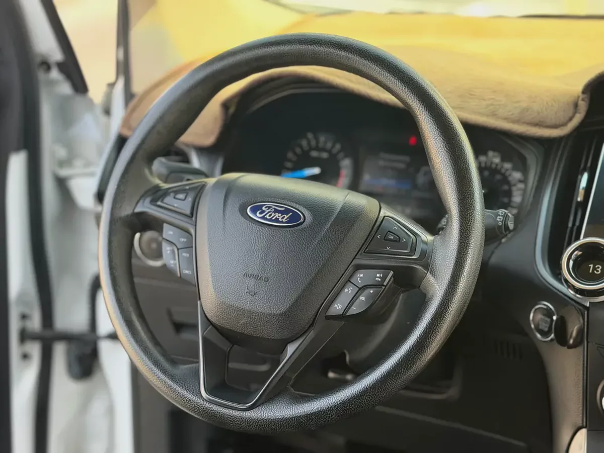 2017 Ford Edge SEL 2.0L Ecoboost-4-4