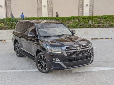 TOYOTA LAND CRUISER 2018 DIESEL V8 D-4D GCC IN EXCELLENT CONDITION-0