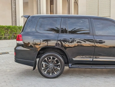 TOYOTA LAND CRUISER 2018 DIESEL V8 D-4D GCC IN EXCELLENT CONDITION-10