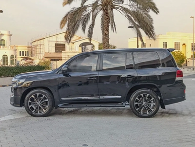 TOYOTA LAND CRUISER 2018 DIESEL V8 D-4D GCC IN EXCELLENT CONDITION-14