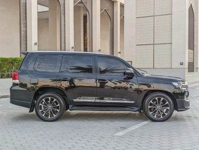 TOYOTA LAND CRUISER 2018 DIESEL V8 D-4D GCC IN EXCELLENT CONDITION-15