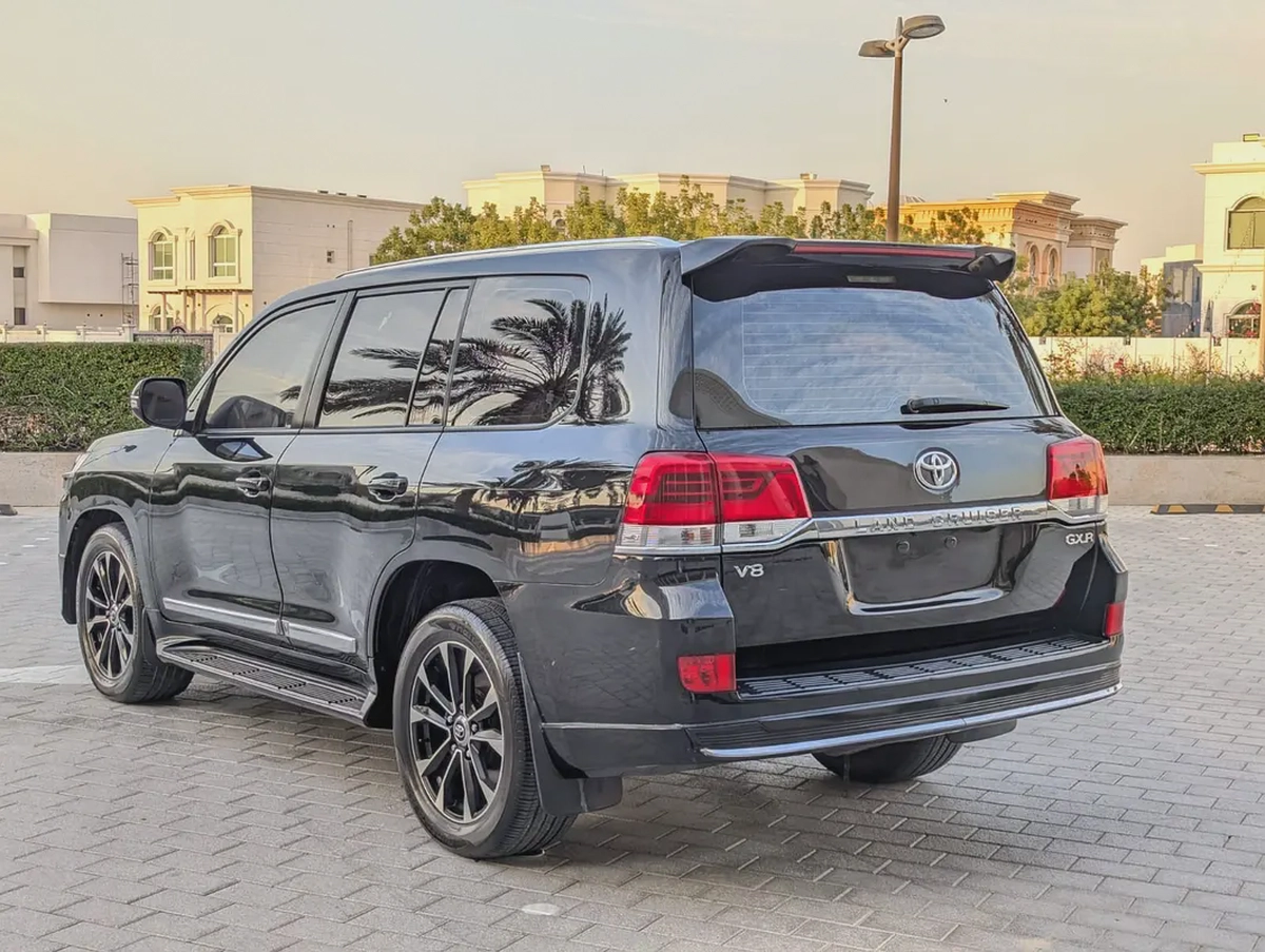 TOYOTA LAND CRUISER 2018 DIESEL V8 D-4D GCC IN EXCELLENT CONDITION