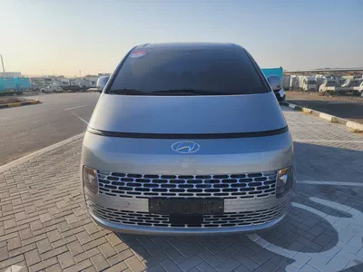 HYUNDAI STARIA-1