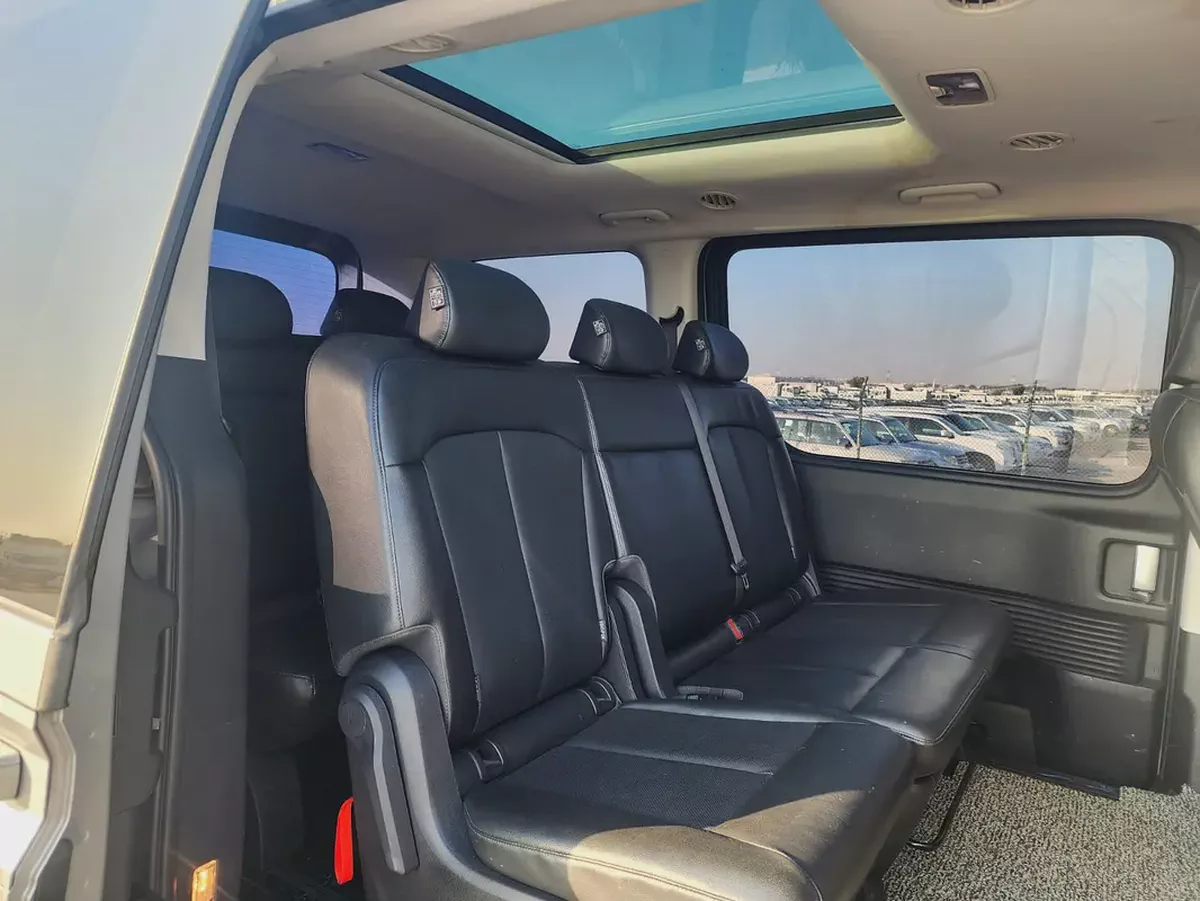 HYUNDAI STARIA-11-11
