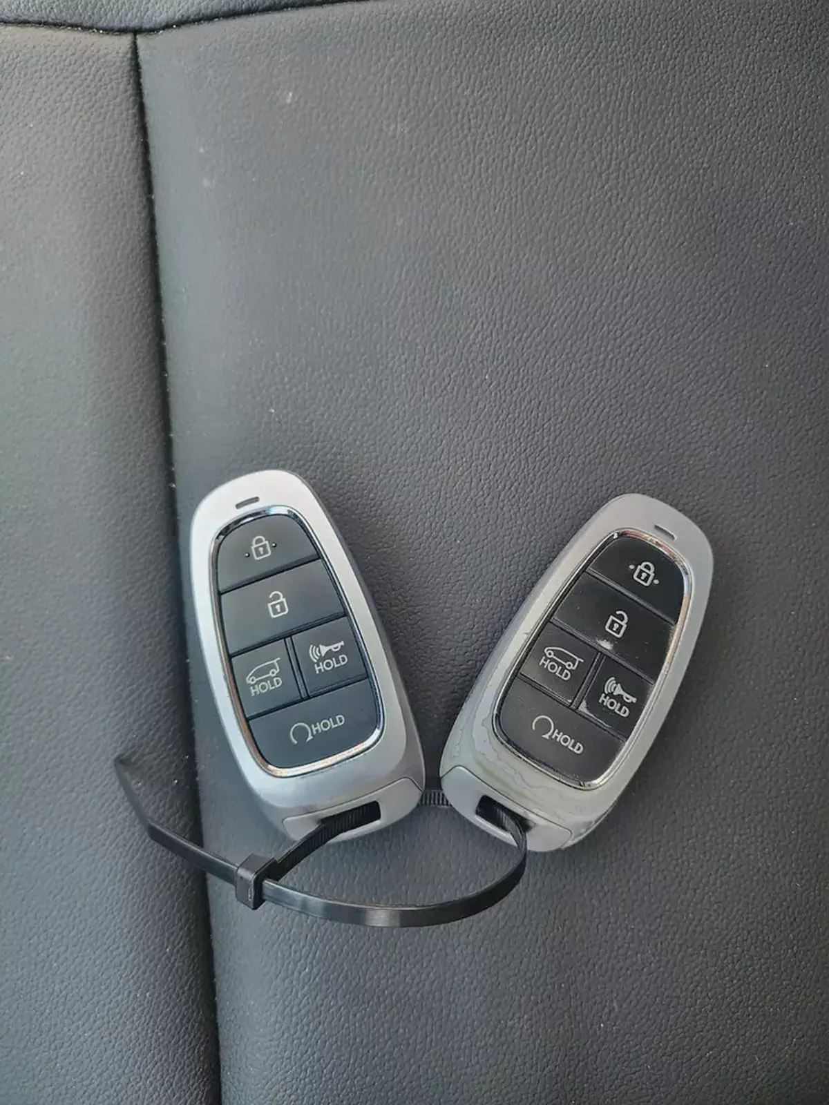HYUNDAI STARIA-13-13