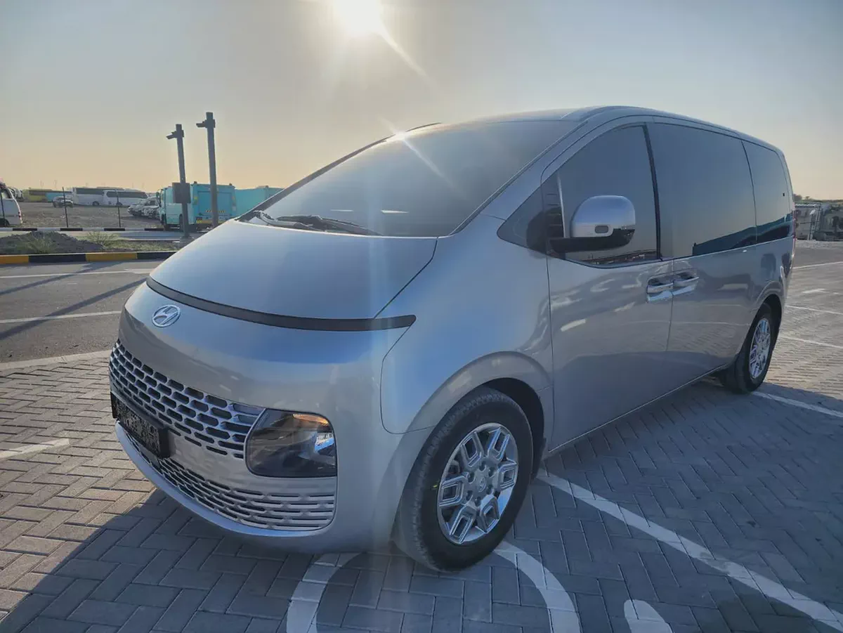 HYUNDAI STARIA