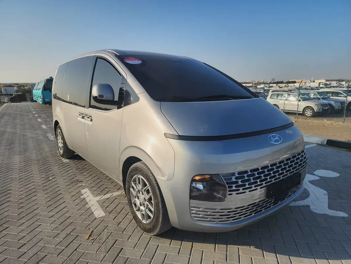 HYUNDAI STARIA-2-2