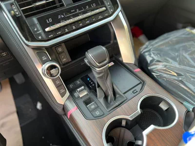 Toyota Land Cruiser VX 4.0L EXPORT ONLY - LC300 VX 4.0L (Bahraini)-5