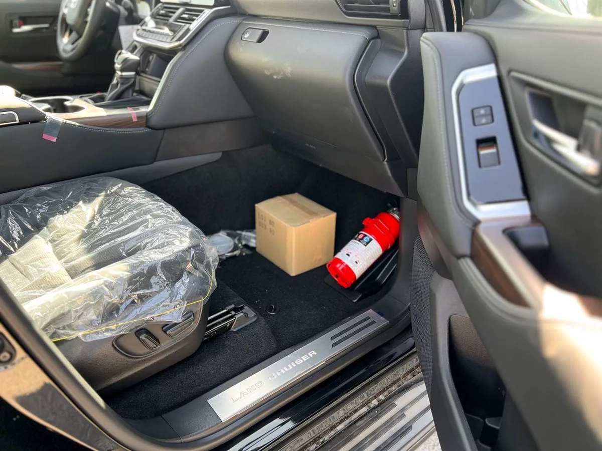 Toyota Land Cruiser VX 4.0L EXPORT ONLY - LC300 VX 4.0L (Bahraini)-9-0
