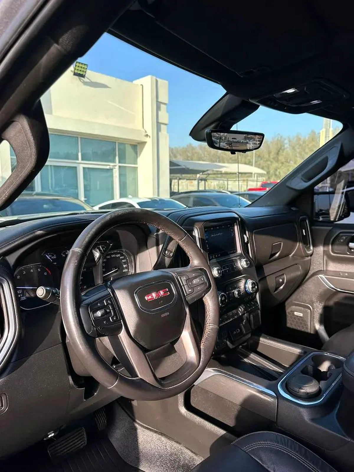 GMC Sierra AT4 2021 GCC Specs 6.2L-2-2