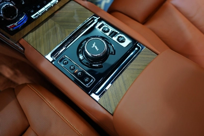 Rolls-Royce Cullinan 2025-10