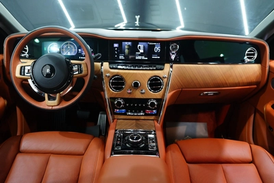 Rolls-Royce Cullinan 2025-5