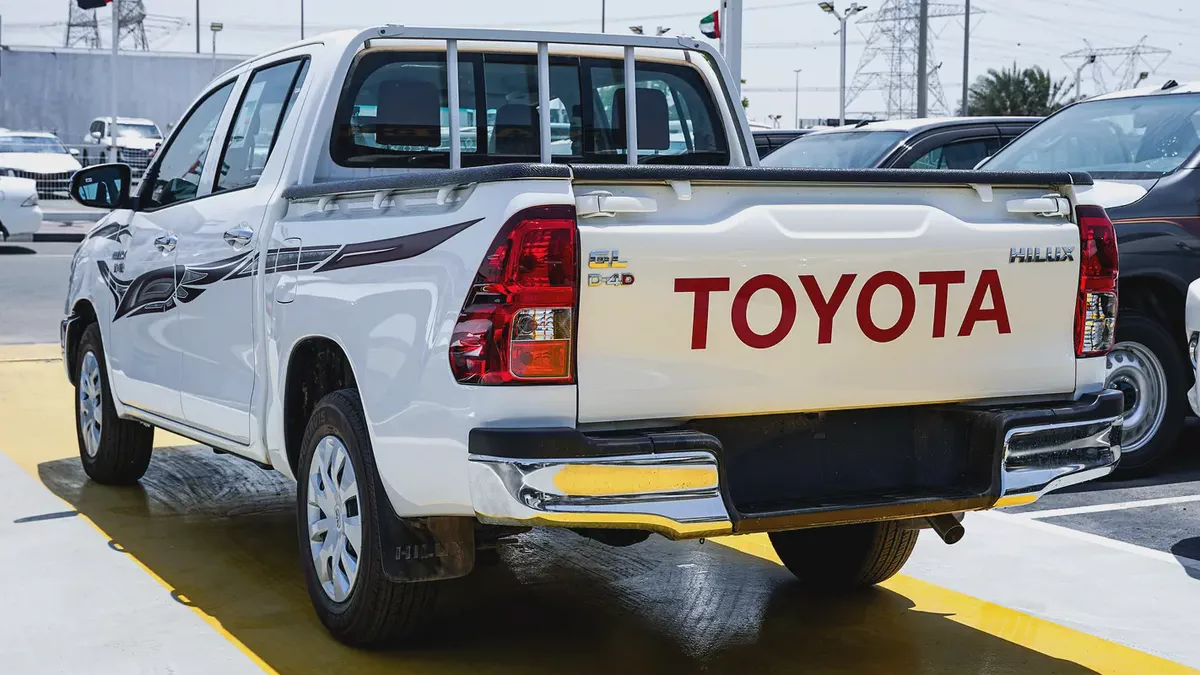Toyota Hilux Double Cab 2.4 diesel GL 2025 GCC Specs-8-8