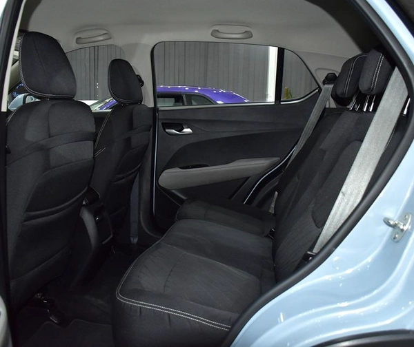 Chevrolet Groove LT ( 2023 Model ) in Blue Color GCC Specs