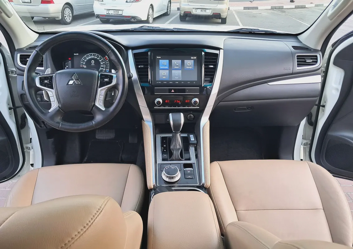 Mitsubishi Montero Sport Prime Edition GCC Specs Single Owner Used Service History From Company-16-16