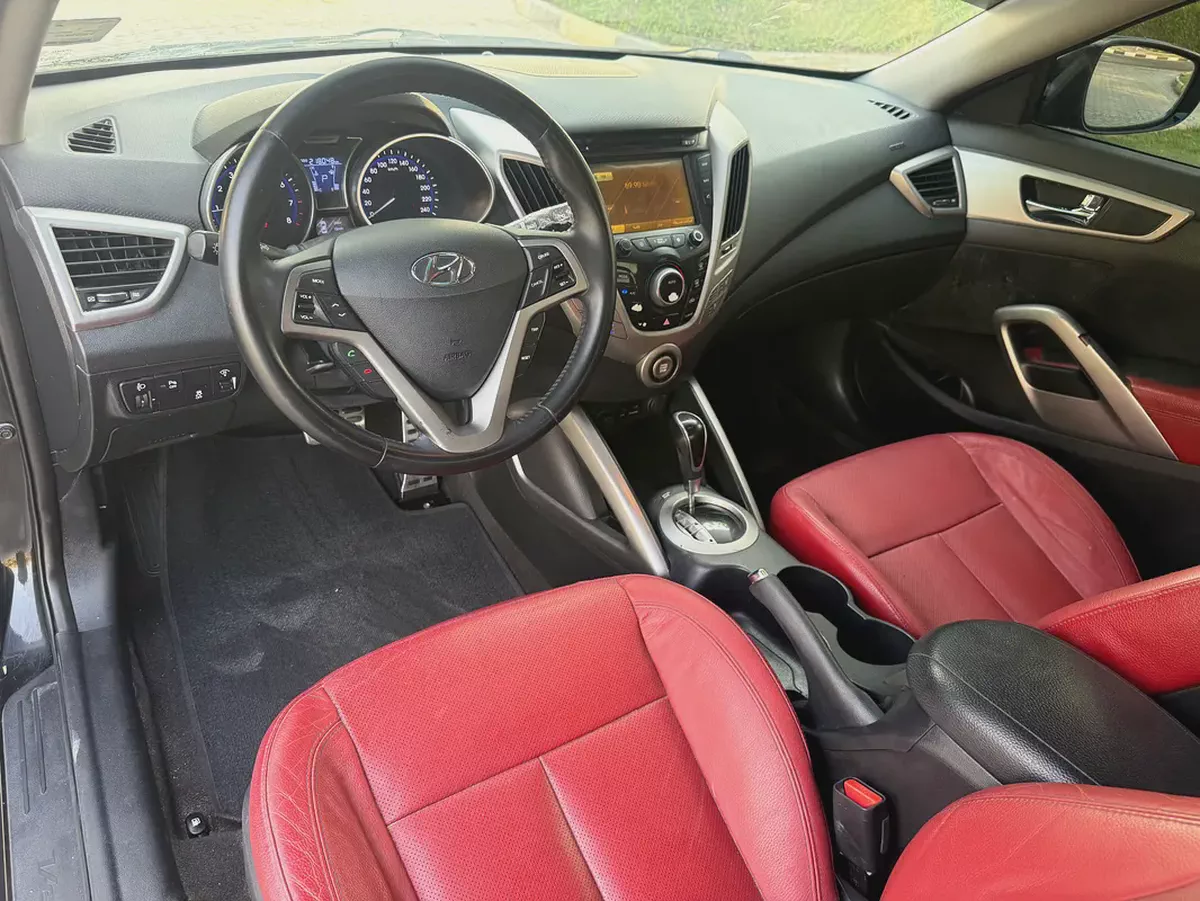 2015 Hyundai Veloster GL GCC Specs in Excellent Condition-13-13