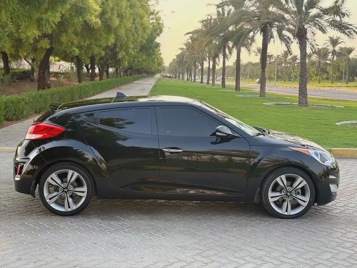 2015 Hyundai Veloster GL GCC Specs in Excellent Condition-3-3