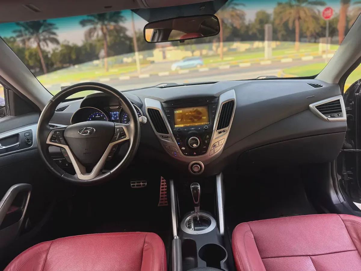 2015 Hyundai Veloster GL GCC Specs in Excellent Condition-7-7
