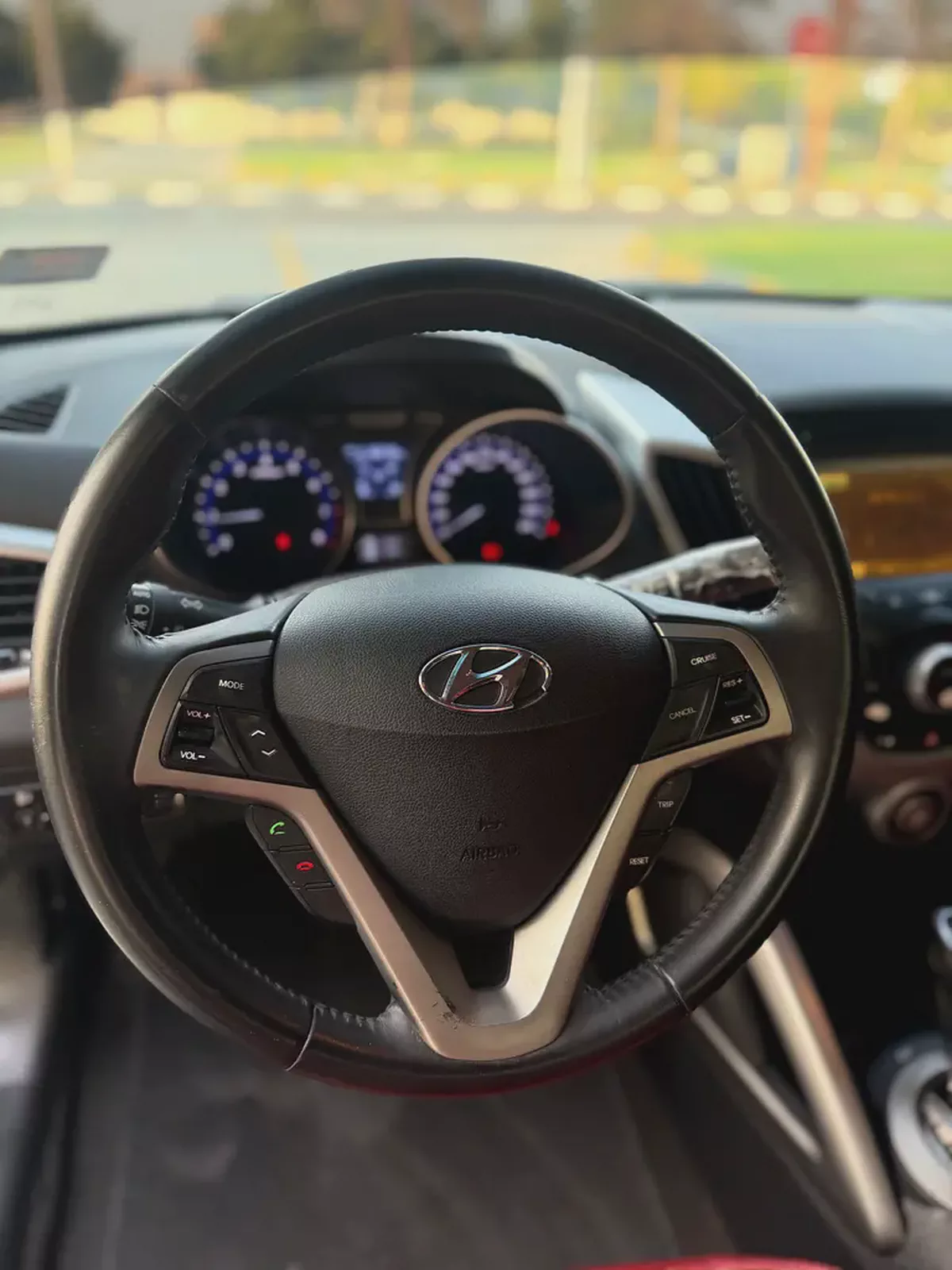 2015 Hyundai Veloster GL GCC Specs in Excellent Condition-8-8