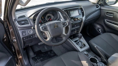Mitsubishi L200 GLS Mitsubishi L200 Sportero 2.4L Diesel 2025-8