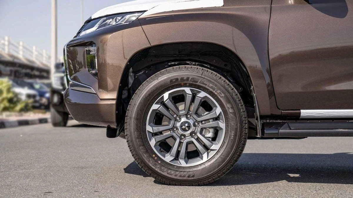 Mitsubishi L200 GLS Mitsubishi L200 Sportero 2.4L Diesel 2025-6-0