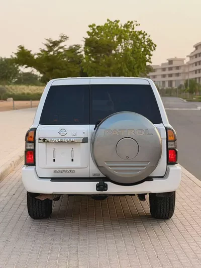 Nissan Patrol Safari 2016 GCC Specs-4