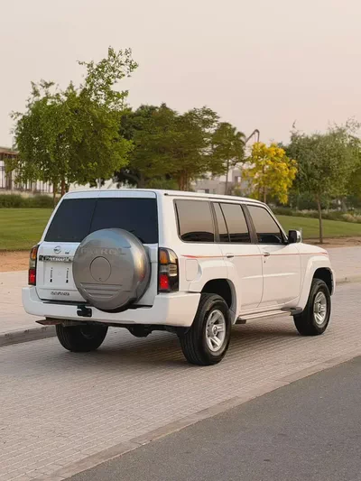 Nissan Patrol Safari 2016 GCC Specs-6