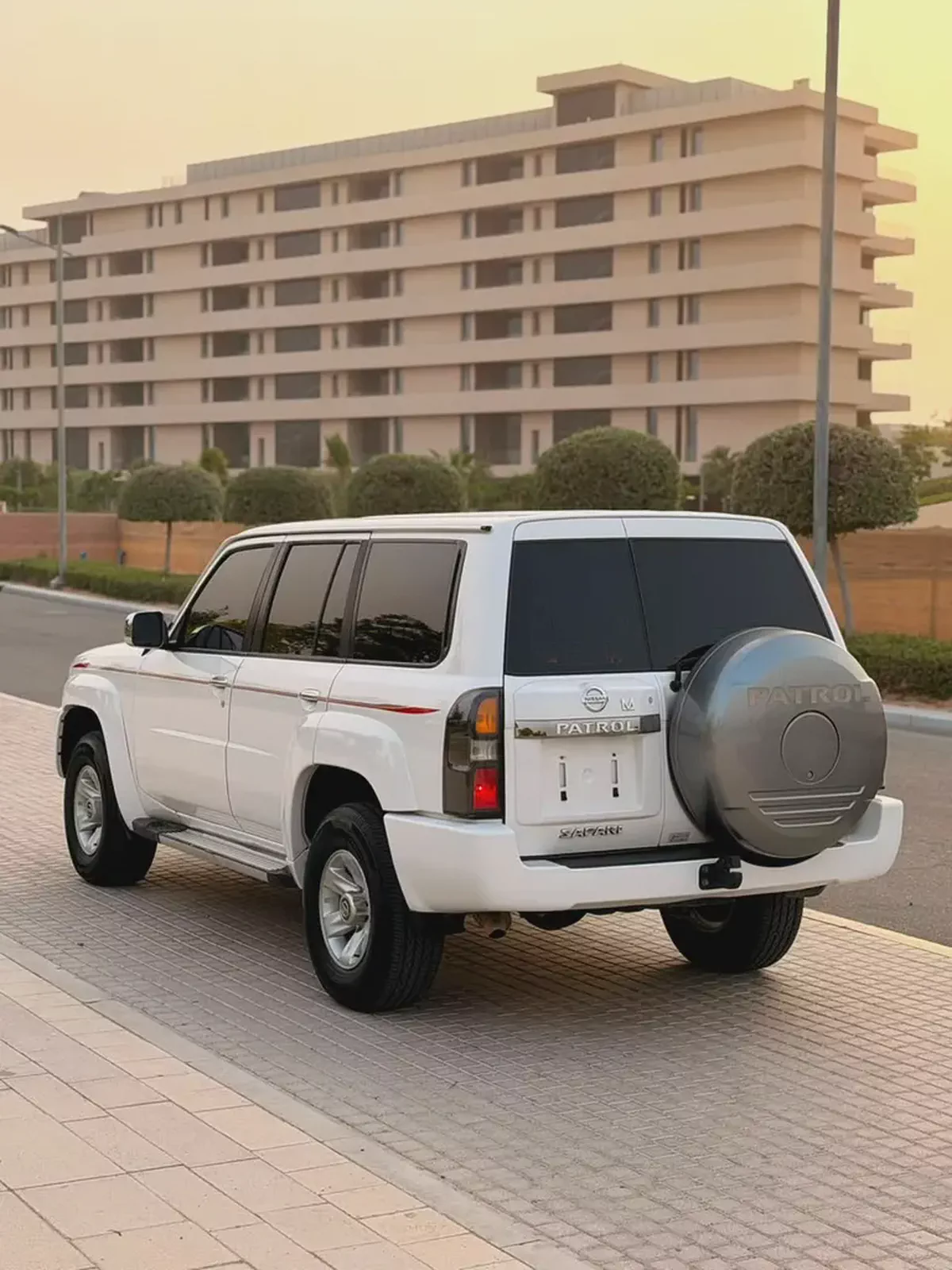 Nissan Patrol Safari 2016 GCC Specs-3-3