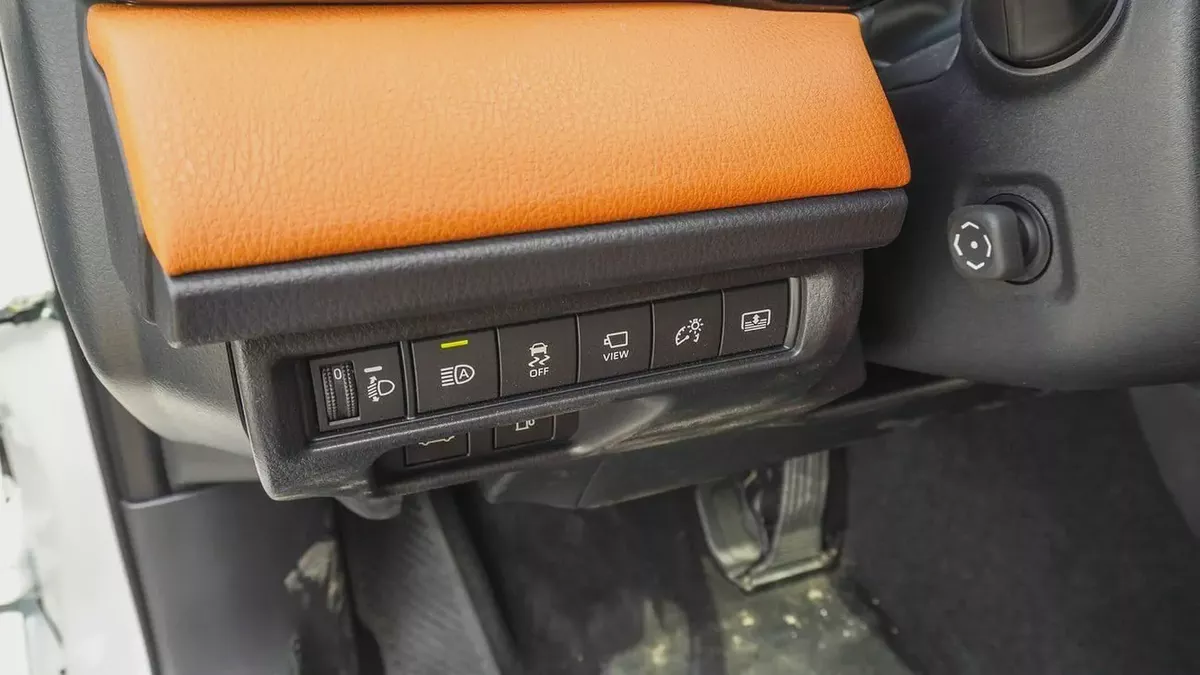 2026 Toyota Camry Lumiere | GCC Specs | Brand New-13-13