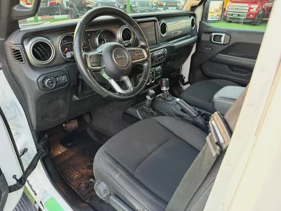 (2021) JEEP WRANGLER //SAHARA// GCC FULL OPTION -ORIGINAL PAINT--8