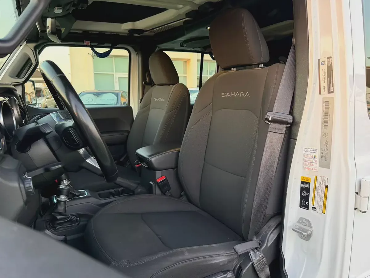 (2021) JEEP WRANGLER //SAHARA// GCC FULL OPTION -ORIGINAL PAINT--9-9