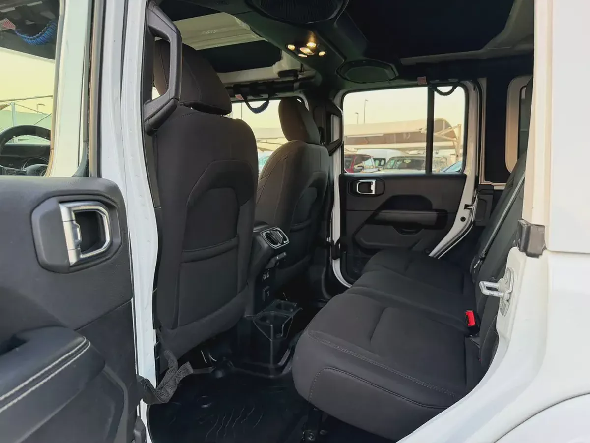 (2021) JEEP WRANGLER //SAHARA// GCC FULL OPTION -ORIGINAL PAINT--11-11